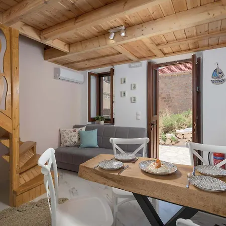 Captain'S Memories Stylish Harbour Apartments Chalki Town Exterior foto