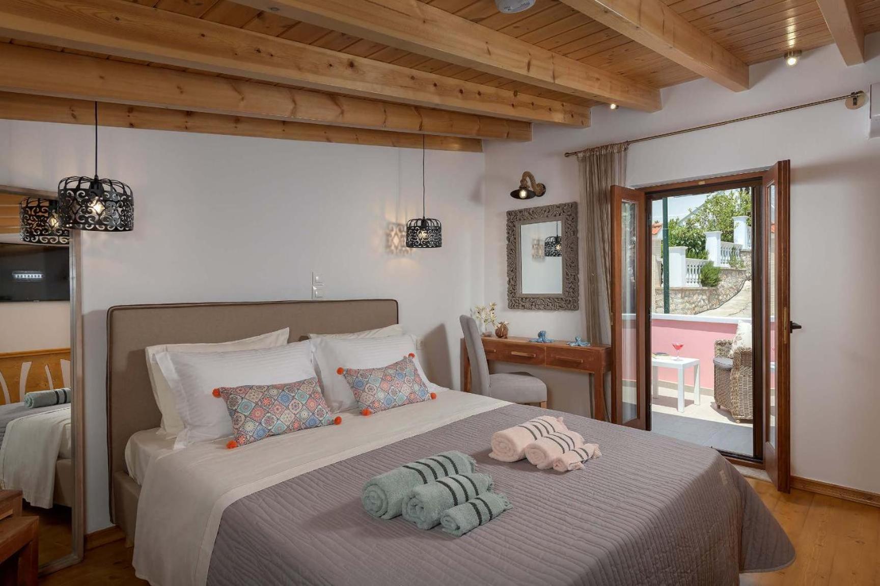 Captain's Memories Stylish Harbour Holiday home *